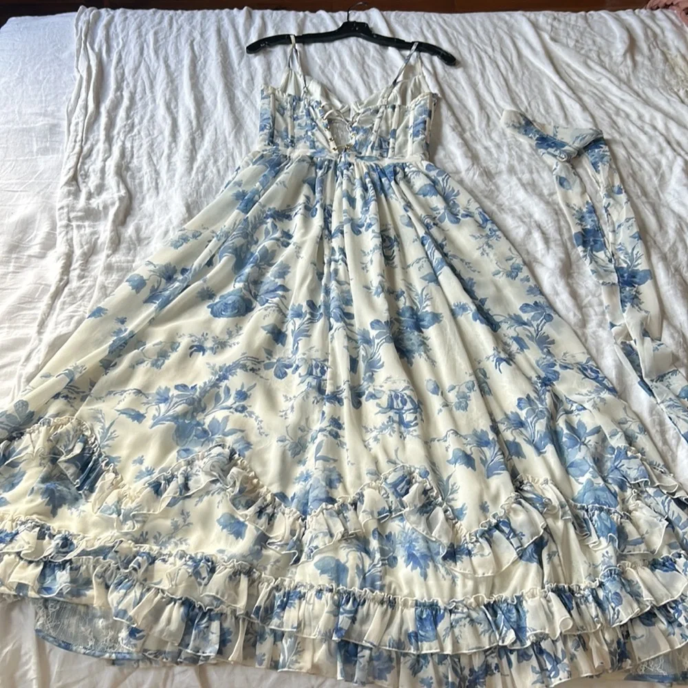 V Chapman Carmen Corset Front Slit Gown. Size 4. - Picture 7 of 9